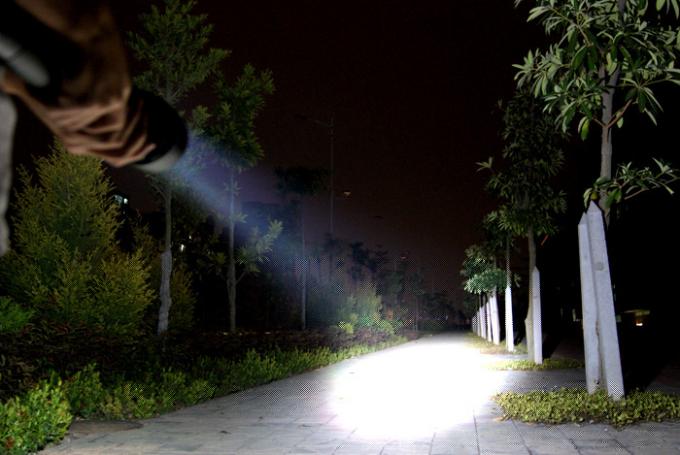 隠された懐中電燈 35W は高い発電の懐中電燈の streamlight の戦術的な懐中電燈を隠しました