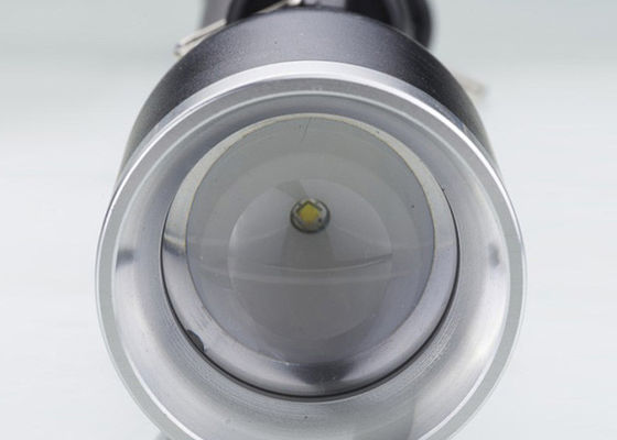 ズームレンズ機能の緊急の高い発電の懐中電燈、2 の強力な導かれたトーチ* D 電池