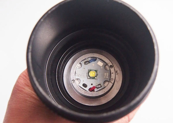 高輝度高い発電の懐中電燈 1300 の内腔、/探求は乗車電池が付いているトーチを導きました