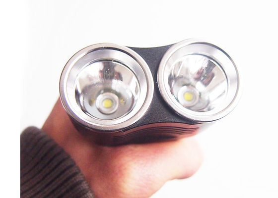 反研摩剤 1800Lm 戦術的な LED の懐中電燈、再充電可能な導かれたトーチ