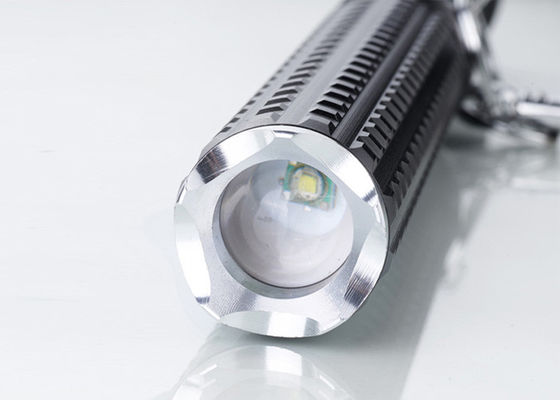 Tensible 機能の 5Watt 警察 LED のトーチ、キャンプするハイキングのための強い懐中電燈