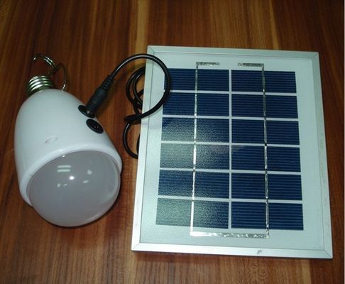 /USB の充電器が付いている 2V/6W 太陽 LED の非常灯を読むことキャンプ